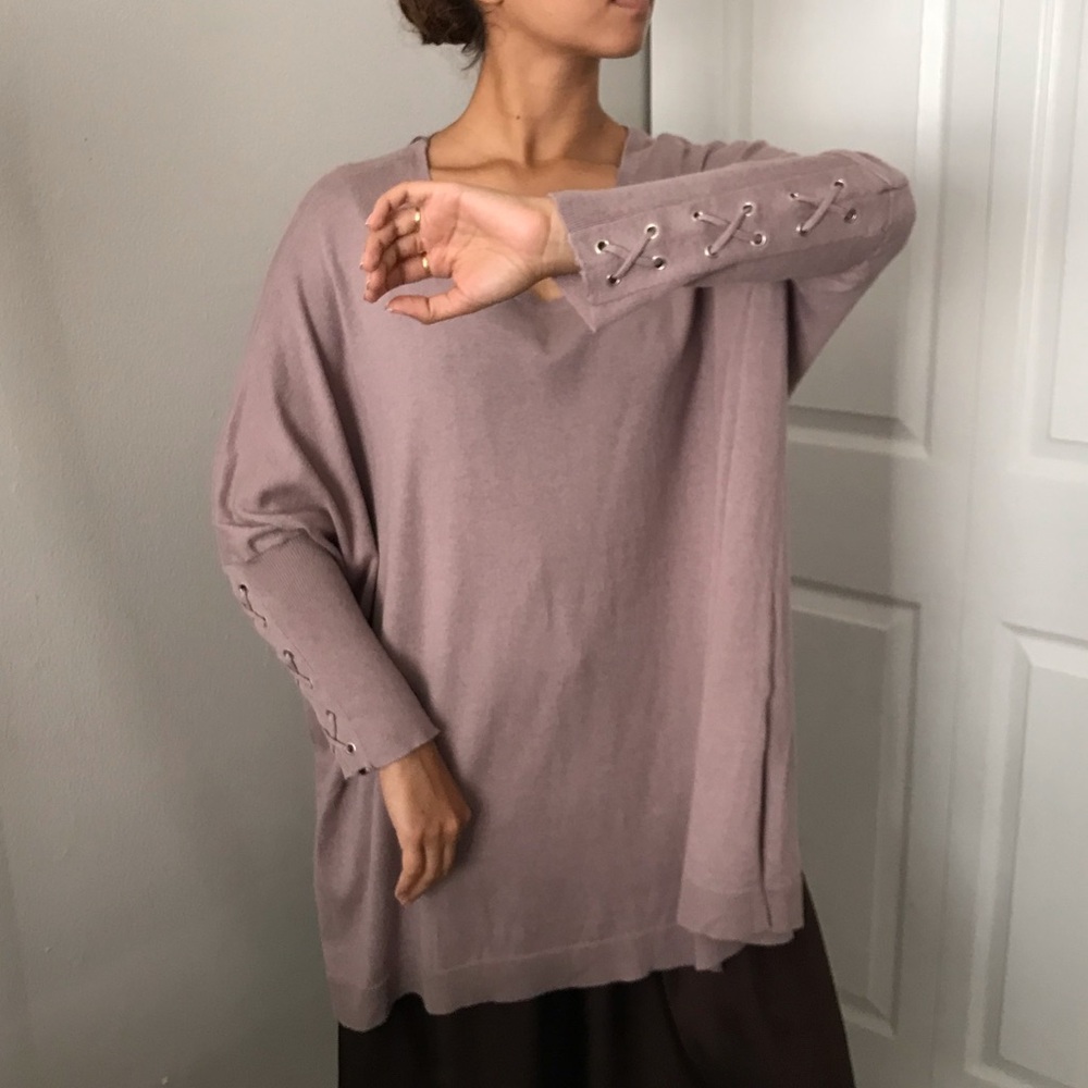 JENNIFER LOPEZ PURPLE SWEATER/ S-M